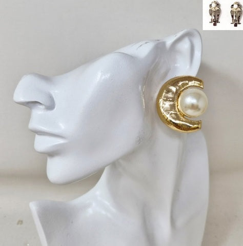 Fashion Large Pearl Clip-On Earrings #JE20128 - Multiple Colors (PC)