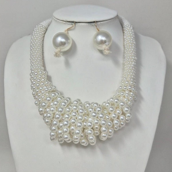 Fashion Bold Pearl Cluster Necklace Set #JN11392GCR Cream (PC)