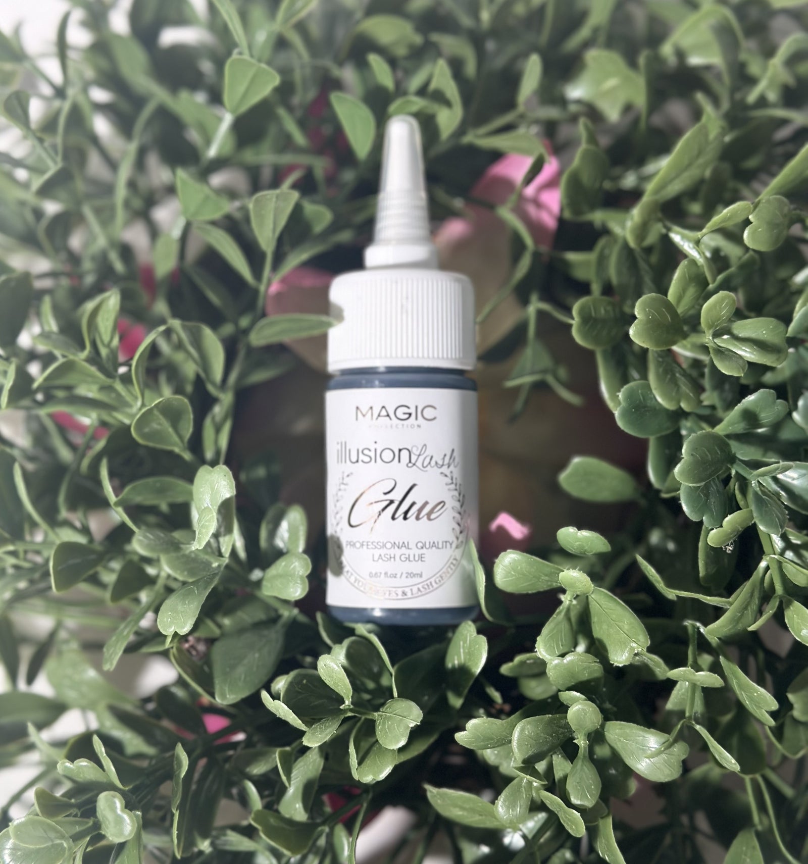 Magic Collection Illusion Lash Glue 0.67oz (PC)