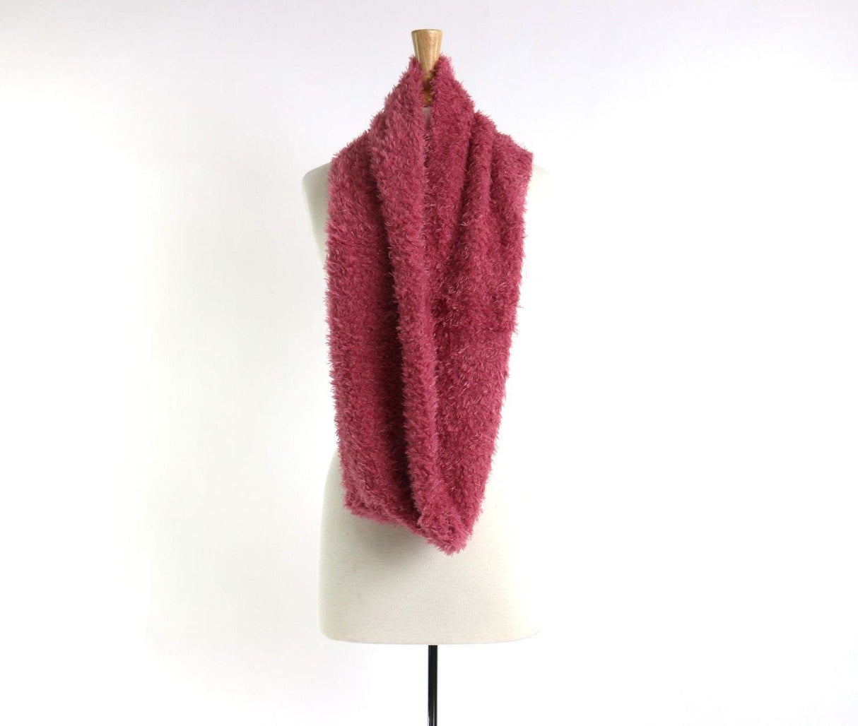 Long, Furry Infinity Scarf #30008 (PC)